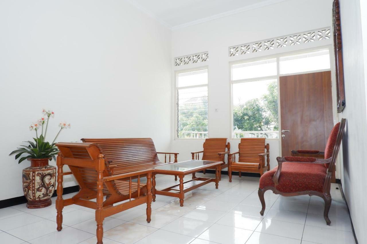 New Mira Hotel Semarang Exterior photo