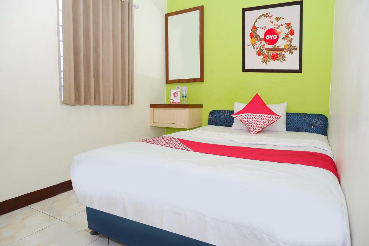 New Mira Hotel Semarang Exterior photo