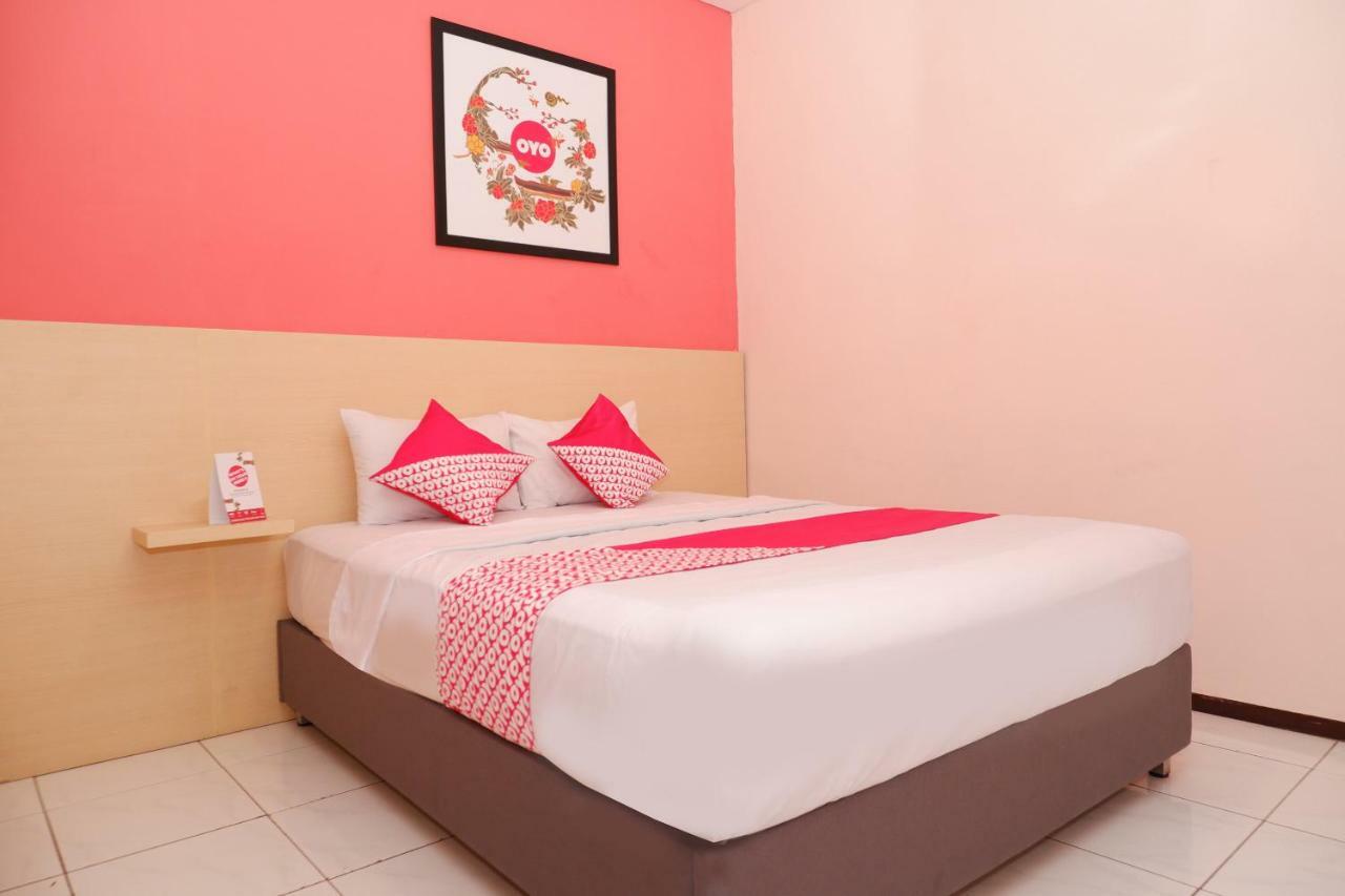 New Mira Hotel Semarang Exterior photo