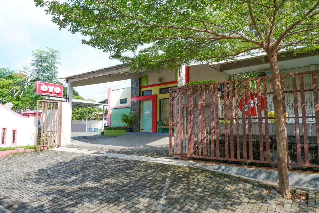New Mira Hotel Semarang Exterior photo