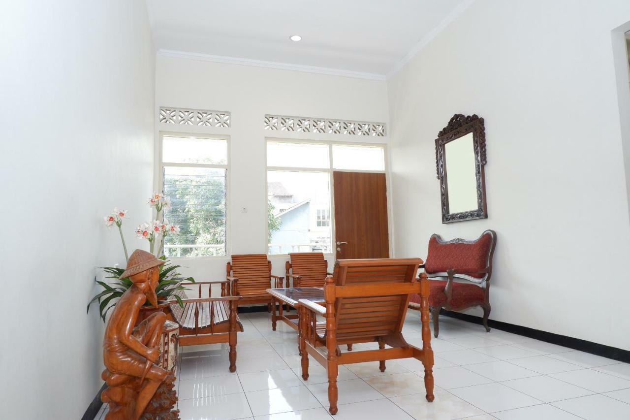 New Mira Hotel Semarang Exterior photo